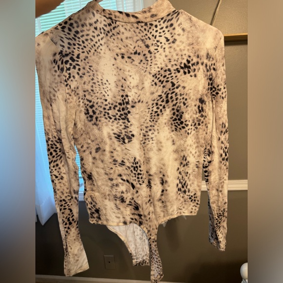 Express bodysuit! - Picture 3 of 4